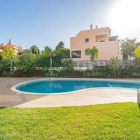 In Ancora Lagos, Close To Dona Ana